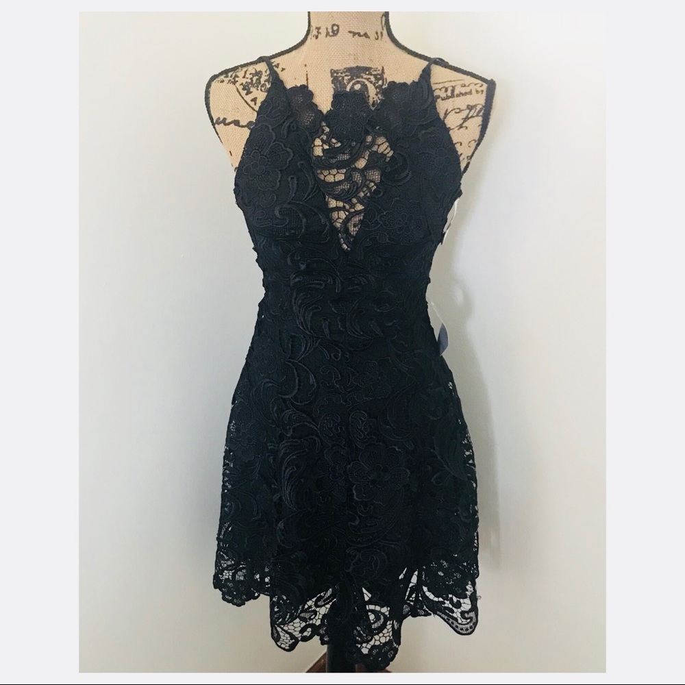 DRESS THE POPULATION LACE MINI DRESS - Picture 2 of 8